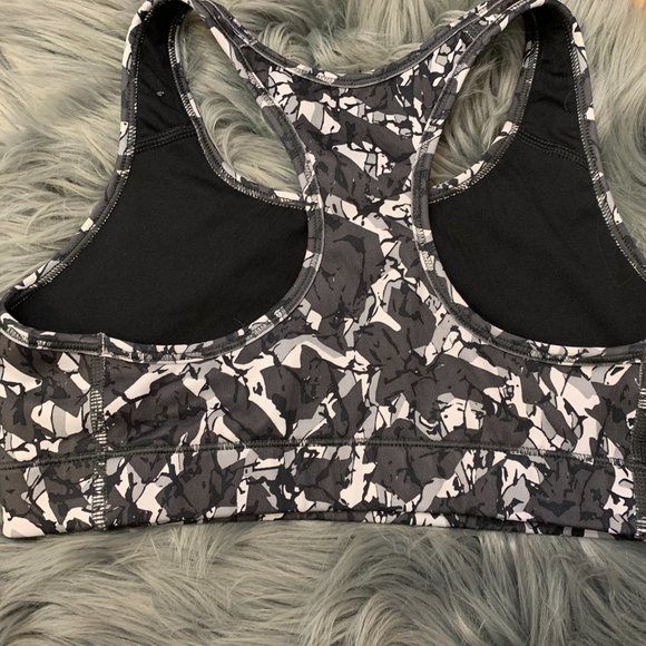 NWOT Nike Dri-Fit Racerback Sports Bra, Medium‎ - Picture 4 of 5